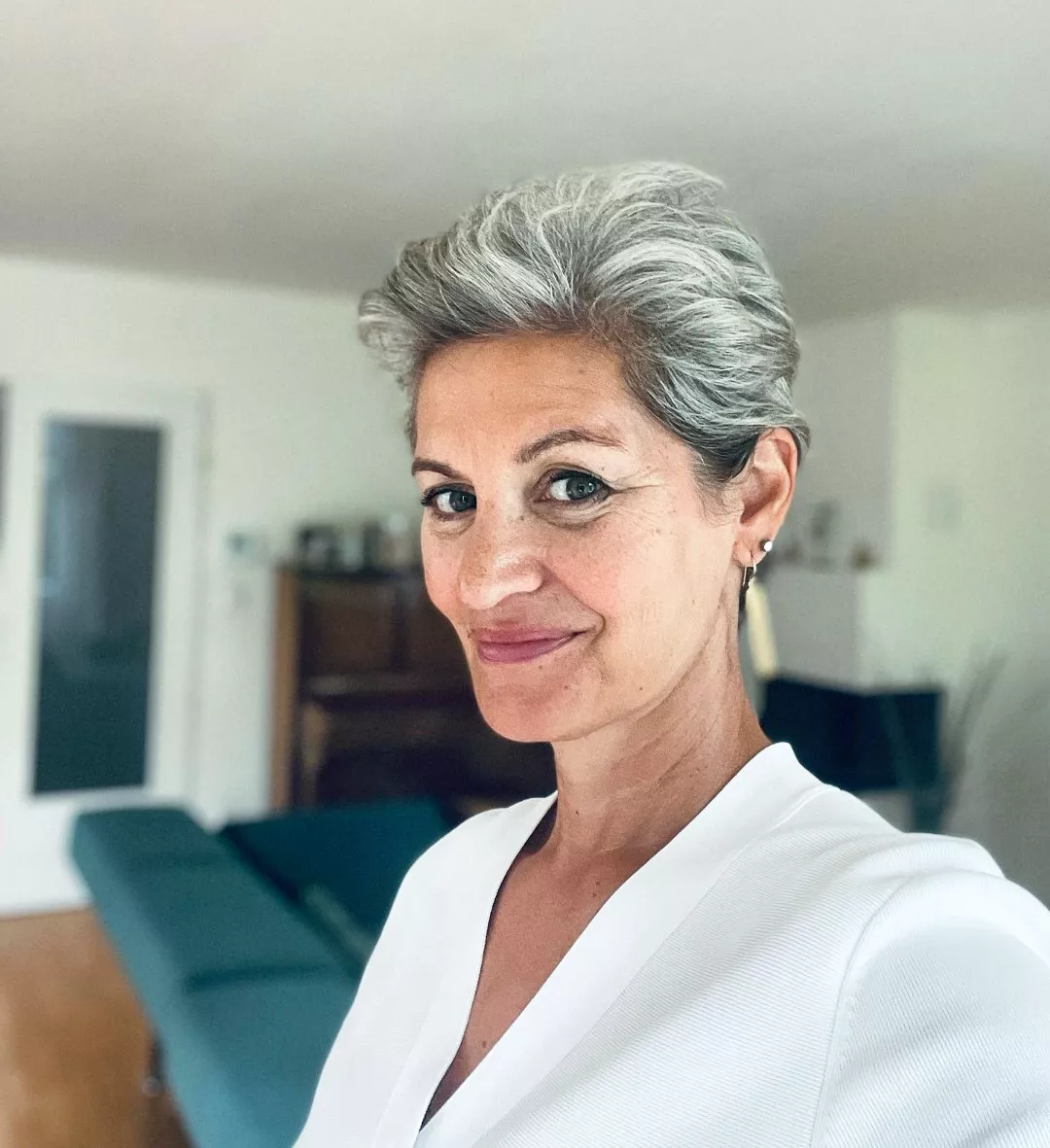 slick-back-gray-hair