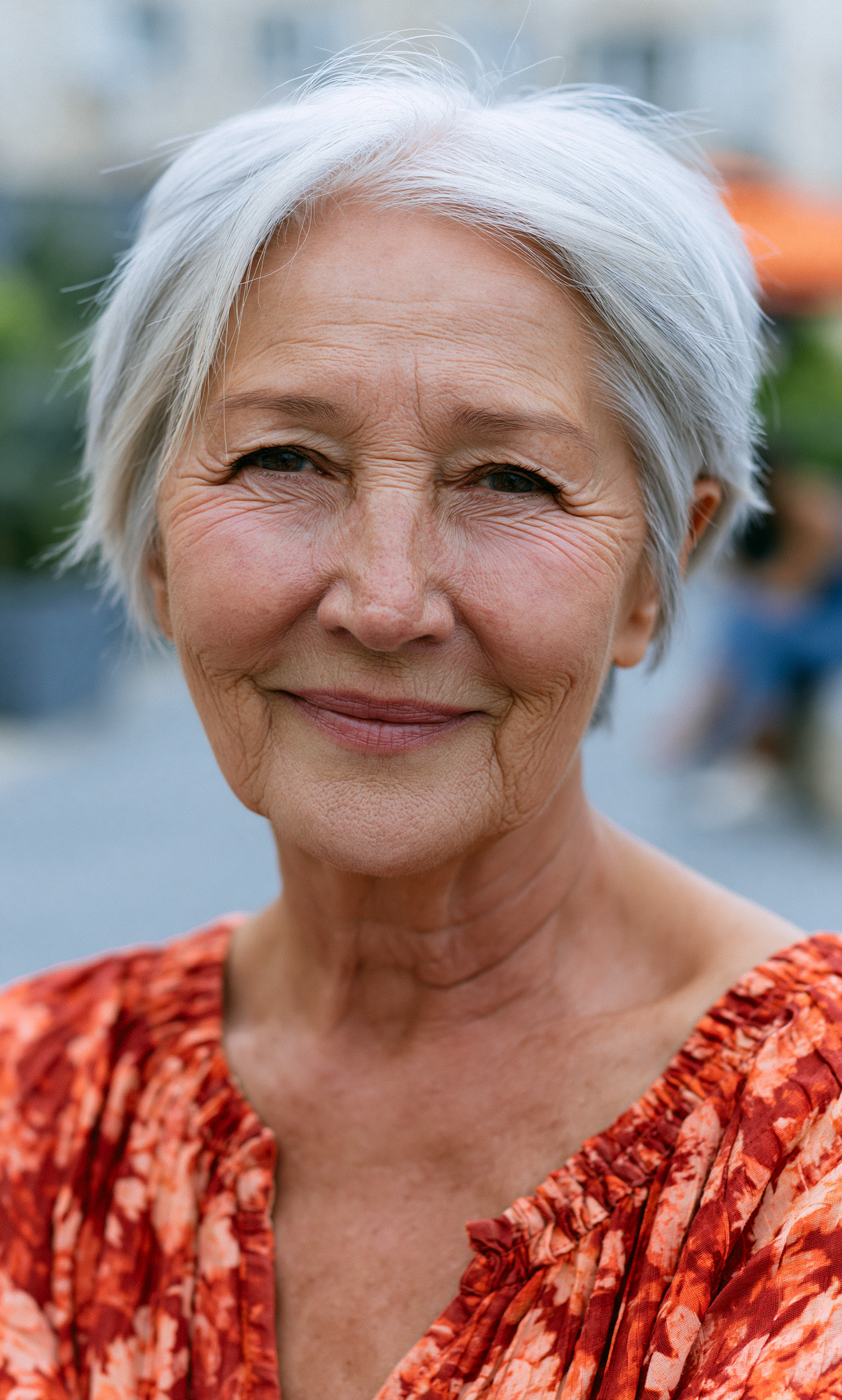 middle-parted-silver-fine-hair