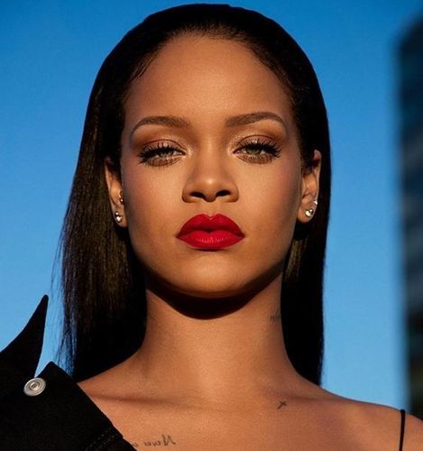 Rihanna-lipstick