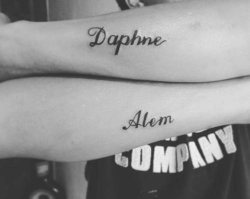 Names-tattoo-design-for-women