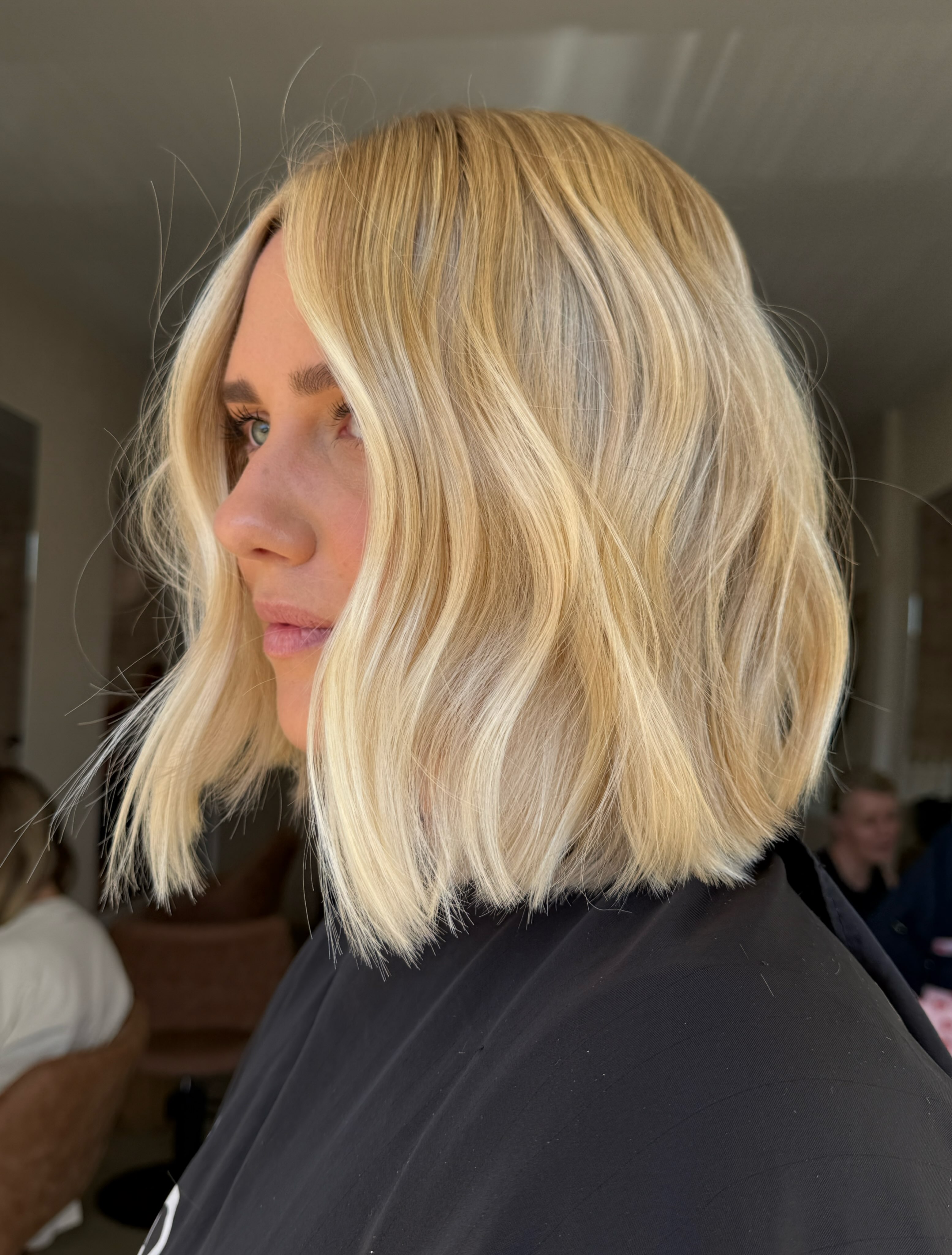 center-parted-neck-length-ripple-bob