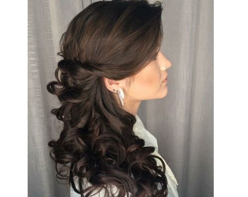 25 Cascading curls to the side