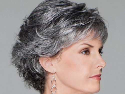 31 Flattering Short Hairstyles for Women Over 60 with Glasses